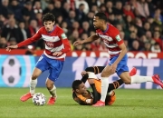 包含瓦伦西亚主场大胜格拉纳达，紧追前四的词条