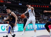 云南男篮战胜强敌，取得关键胜利