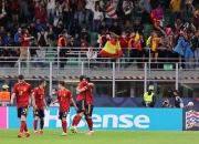 包含那不勒斯客场战胜乌迪内斯保持不败的词条