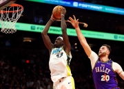 关于波尔津吉斯绝杀时刻，西亚卡姆点燃赛场，三连败迎来胜利！的信息