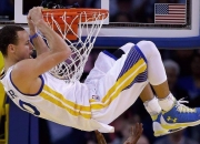 萨拉赫在TES比赛中反败为胜，出色防守引发热议！赢得满堂喝彩